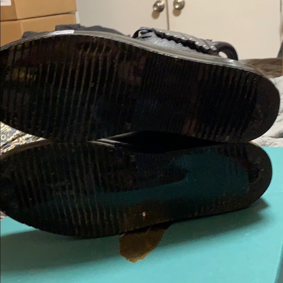 Shoes - Picture 6 of 8